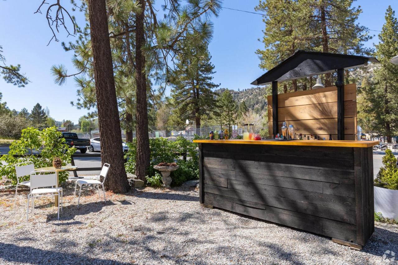 Grand Pine Cabins Wrightwood Exterior photo